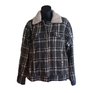 Mystree Shacket, size small,  perfect for school, camping! Great colors .